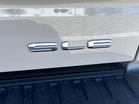 New 2026 GMC Sierra 1500 SLE w/ Preferred Package image 6