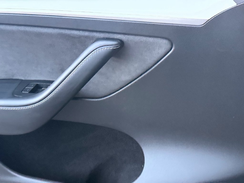 Used 2023 Tesla Model Y AWD image 20