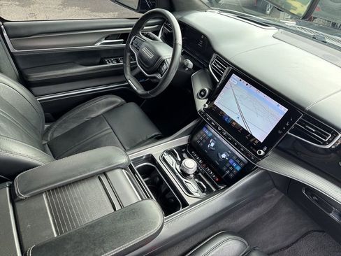 Used 2022 Jeep Grand Wagoneer Series II image 39