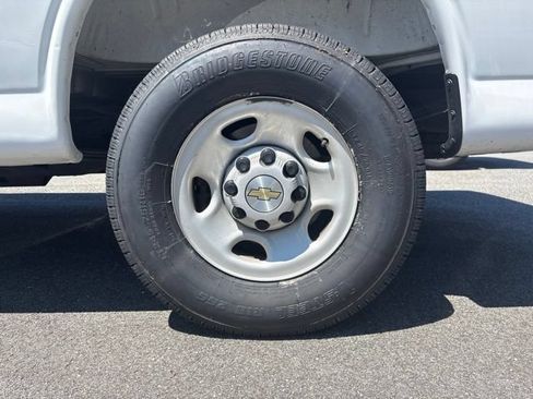 Used 2025 Chevrolet Express 2500 Extended w/ Driver Convenience Package RWD image 8