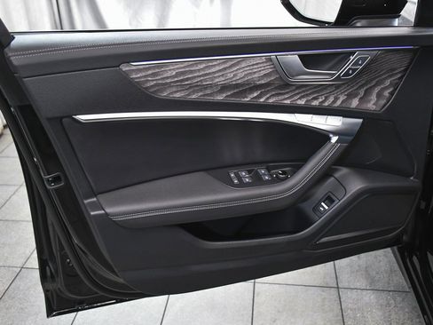 Used 2025 Audi A6 Premium Plus image 9