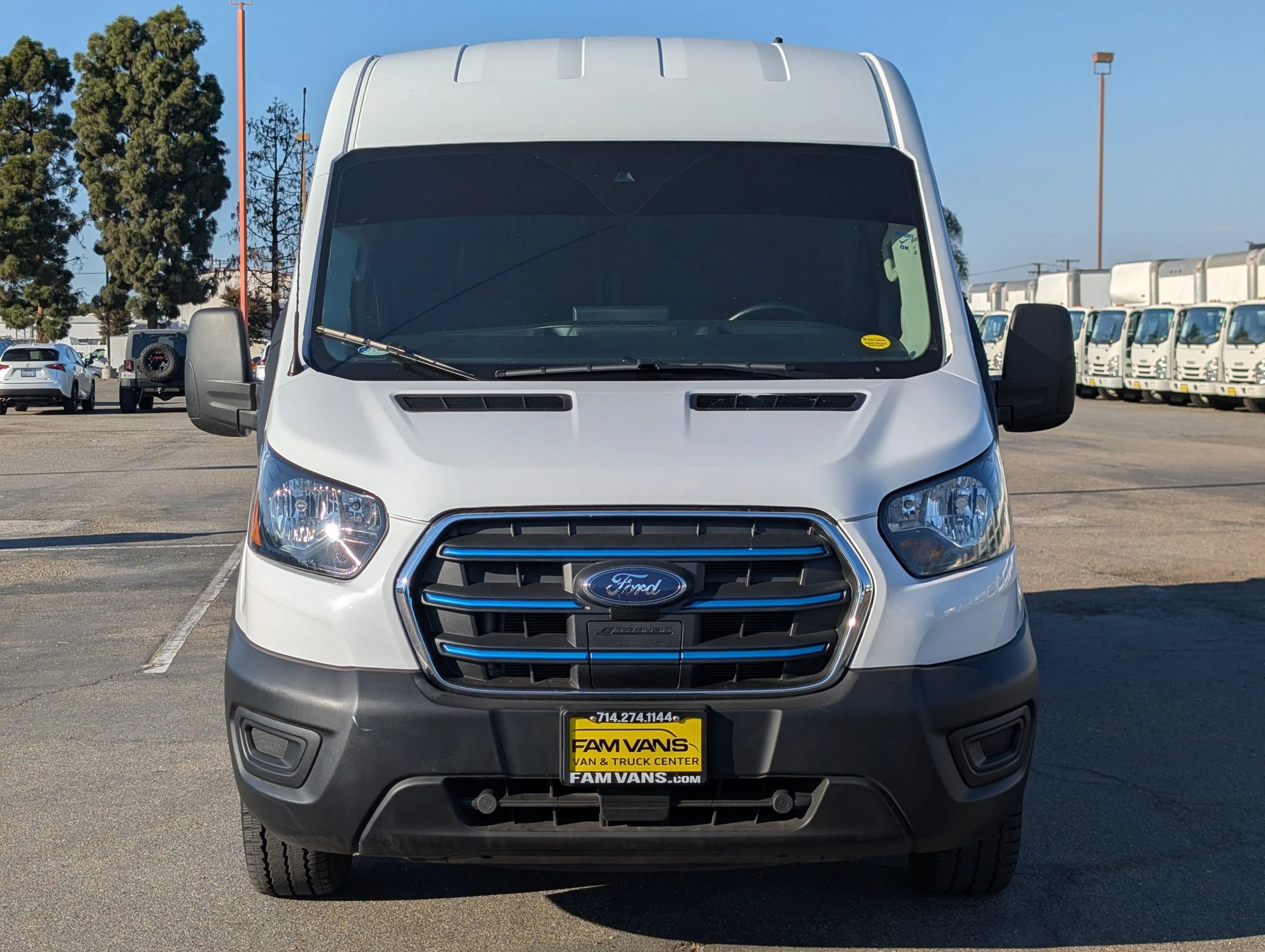 Used 2023 Ford E-Transit Medium Roof RWD image 2