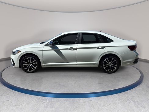 Used 2025 Volkswagen Jetta Sport FWD image 8