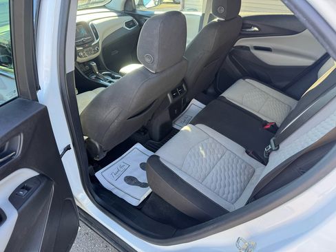 Used 2018 Chevrolet Equinox LT image 9