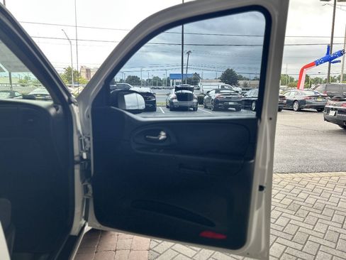 Used 2007 Chevrolet TrailBlazer SS RWD image 56