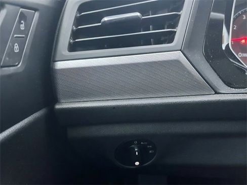 Used 2019 Volkswagen Jetta image 24