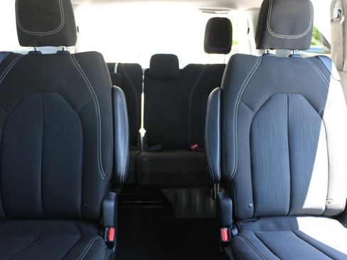 Used 2023 Chrysler Voyager LX FWD image 26