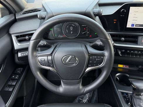 Used 2024 Lexus UX 250h AWD w/ Premium Package image 17