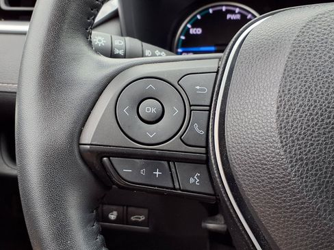 Certified 2022 Toyota RAV4 XLE Premium AWD/4WD image 16