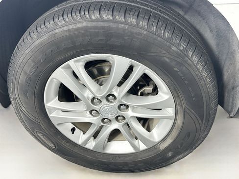 Used 2019 Buick Enclave Essence image 11