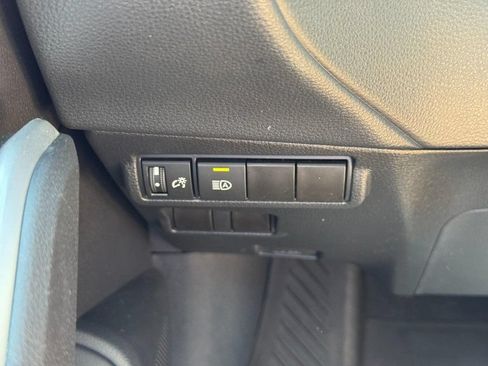 Used 2024 Toyota Corolla Cross LE w/ Moonroof Package AWD/4WD image 23