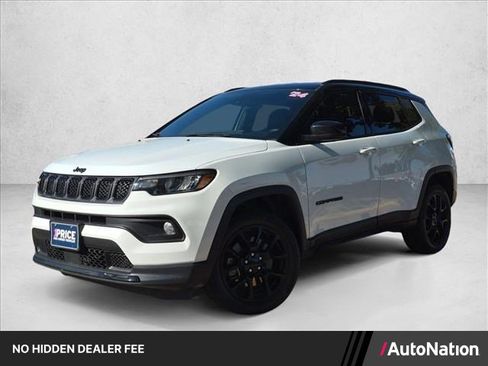Used 2024 Jeep Compass Latitude w/ Convenience Group AWD/4WD image 1
