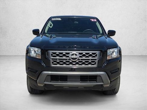 Used 2022 Nissan Frontier SV image 2