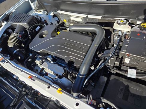 Used 2024 Chevrolet Equinox LT image 16