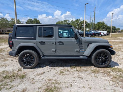 Used 2023 Jeep Wrangler Unlimited Sahara w/ Cold Weather Group AWD/4WD image 3