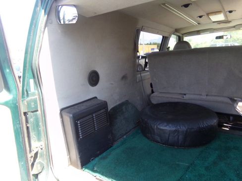 Used 1998 Chevrolet Astro w/ Convenience Group image 16