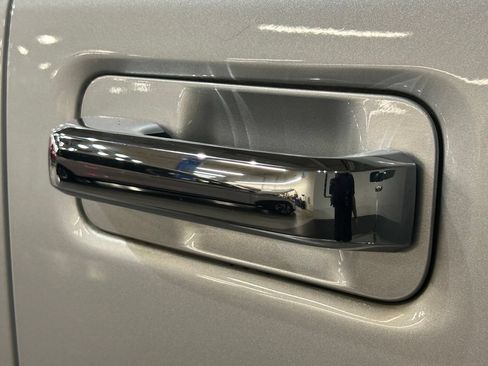 Used 2019 Ford F150 Lariat w/ Equipment Group 502A Luxury AWD/4WD image 16