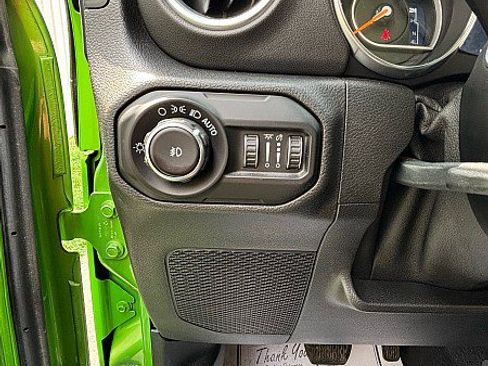 Used 2019 Jeep Wrangler Unlimited Sahara w/ Uconnect 4C Nav & Sound Group AWD/4WD image 6