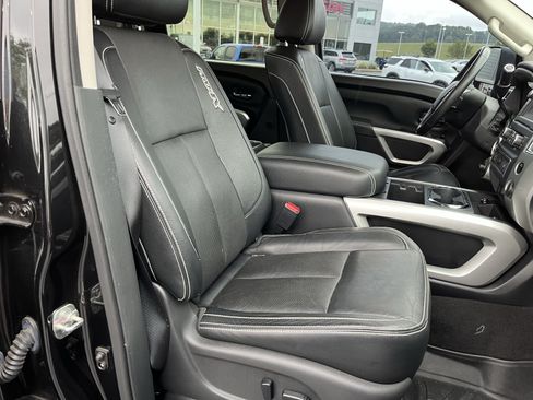 Used 2019 Nissan Titan PRO-4X w/ Pro-4x Convenience Package AWD/4WD image 3
