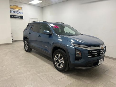 Used 2025 Chevrolet Equinox LT w/ Convenience Package II image 7