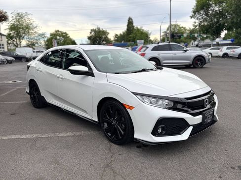 Used 2018 Honda Civic Sport image 5
