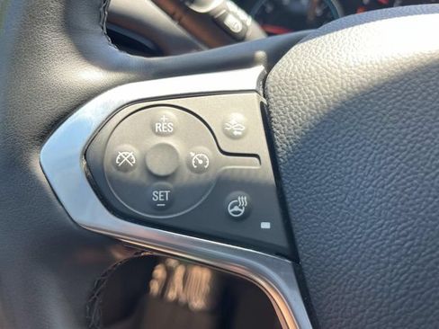 Used 2023 Chevrolet Traverse RS w/ LPO, Floor Liner Package FWD image 32