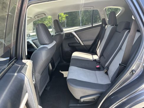 Used 2015 Toyota RAV4 LE FWD image 31