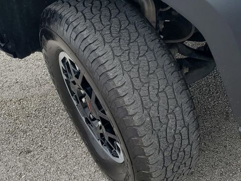 Used 2024 Toyota Tacoma TRD Off-Road AWD/4WD image 34
