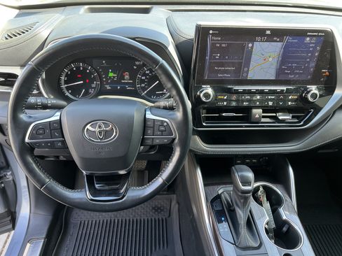 Used 2021 Toyota Highlander Platinum FWD image 29