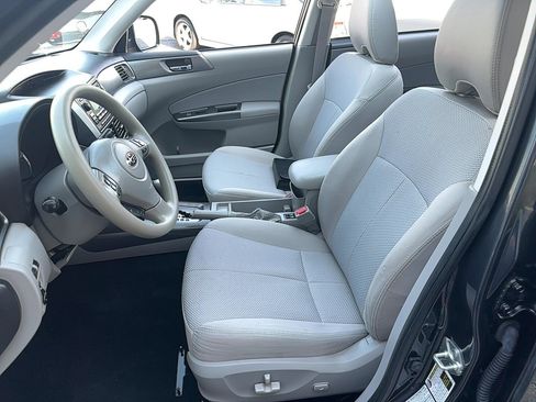 Used 2012 Subaru Forester 2.5X Premium w/ All-Weather Pkg image 6