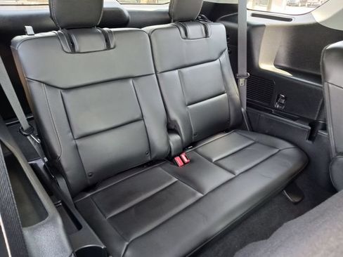 Used 2023 Ford Explorer XLT w/ Equipment Group 202A AWD/4WD image 8