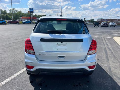 Used 2018 Chevrolet Trax LS AWD/4WD image 3