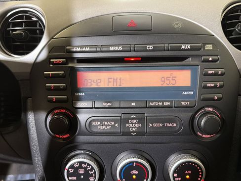 Used 2010 MAZDA MX-5 Miata Sport RWD image 25