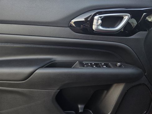 New 2026 Jeep Compass Limited image 12