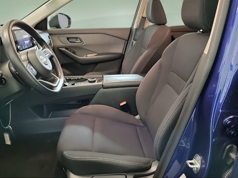 Used 2023 Nissan Rogue S image 21