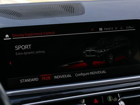 Used 2022 BMW X7 M50i AWD/4WD image 35