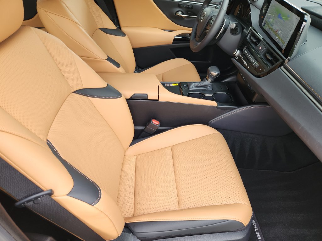 Certified 2025 Lexus ES 350 w/ Premium Package FWD image 14
