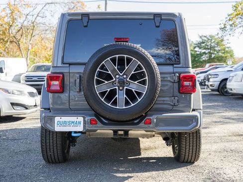 Used 2022 Jeep Wrangler Unlimited Sahara image 5