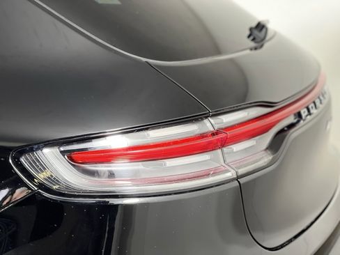 Certified 2025 Porsche Macan image 16