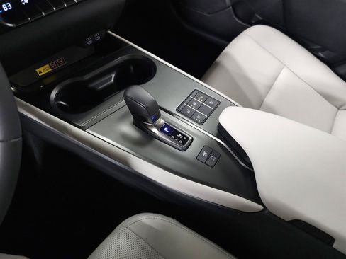 Used 2025 Lexus UX 300h AWD w/ Cold Area Package image 32