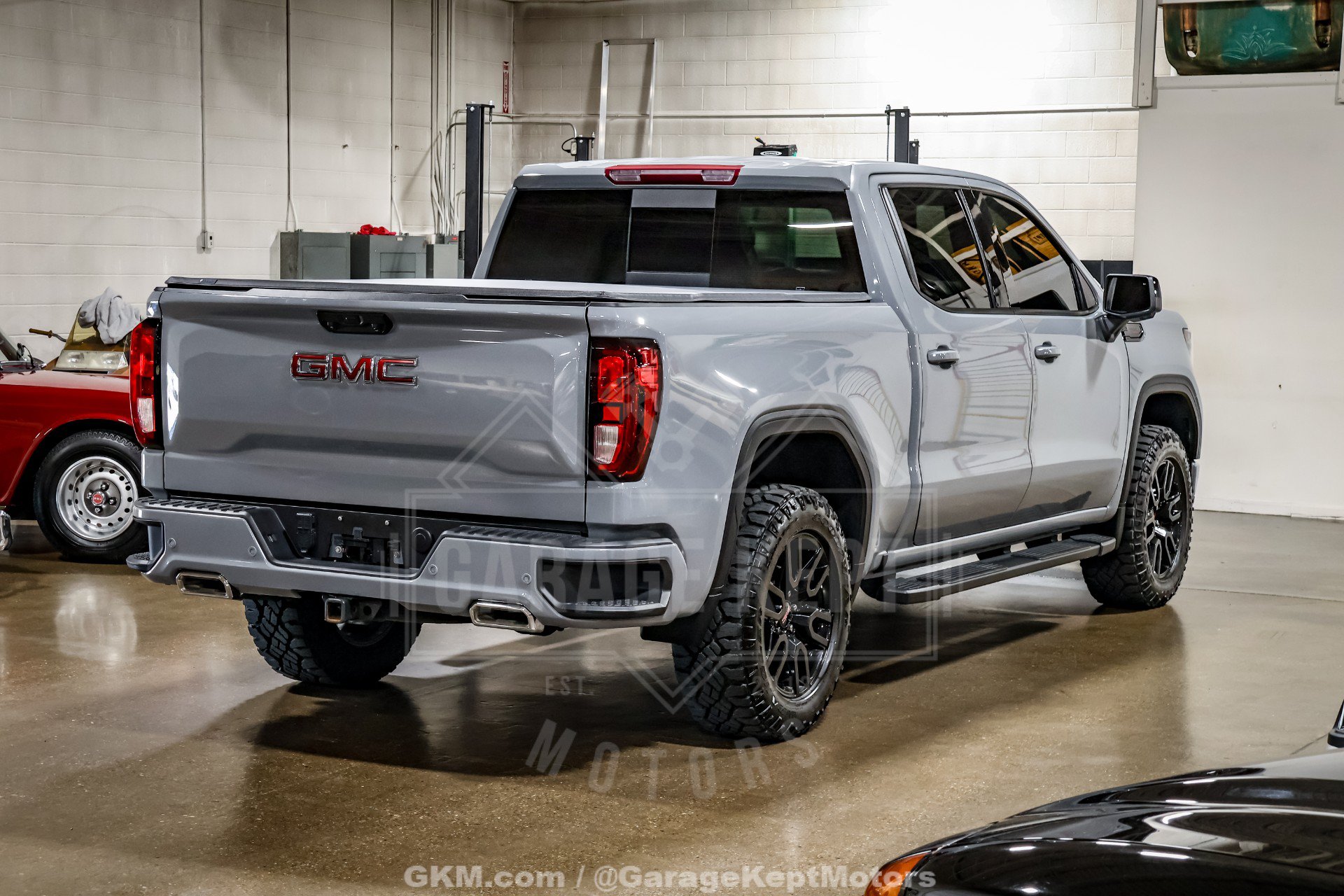 Used 2024 GMC Sierra 1500 Elevation w/ Elevation Premium Package AWD/4WD image 9