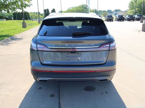 Used 2023 Lincoln Nautilus FWD w/ Premium Package image 16