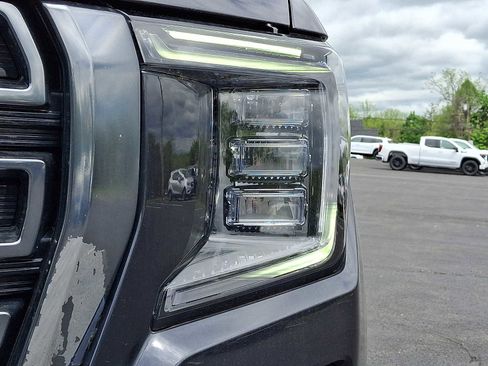 Used 2023 GMC Yukon AT4 w/ AT4 Premium Package AWD/4WD image 9
