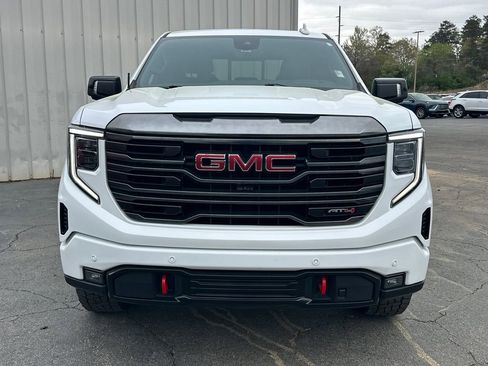 Used 2024 GMC Sierra 1500 AT4 w/ Technology Package AWD/4WD image 3
