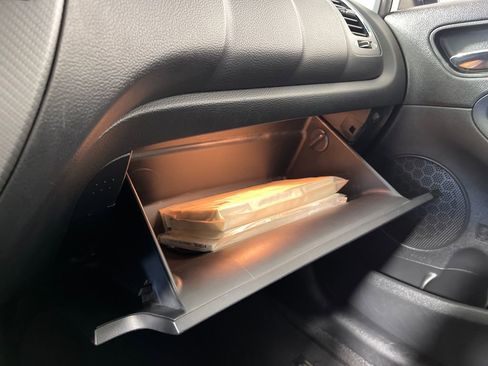 Used 2017 Kia Forte S image 27