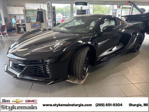 New 2025 Chevrolet Corvette E-Ray image 5