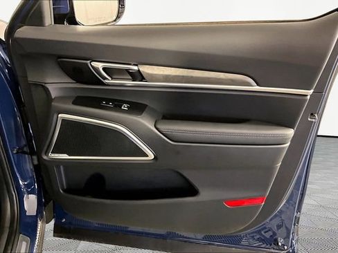 Certified 2025 Kia Telluride SX Prestige X-Line AWD/4WD image 28