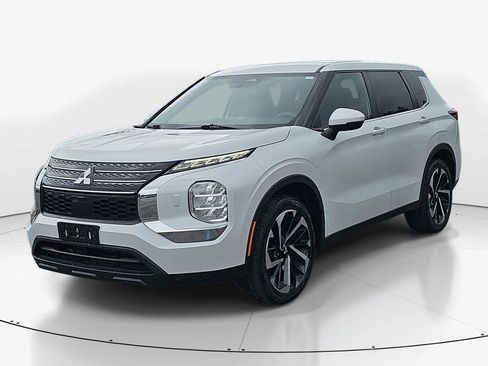 Used 2022 Mitsubishi Outlander ES AWD/4WD image 11