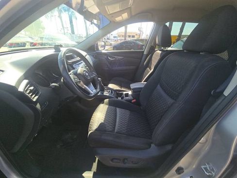 Used 2017 Nissan Rogue SV AWD/4WD image 5