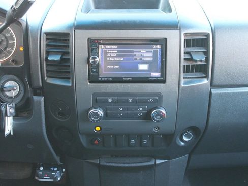 Used 2010 Nissan Titan SE RWD image 32
